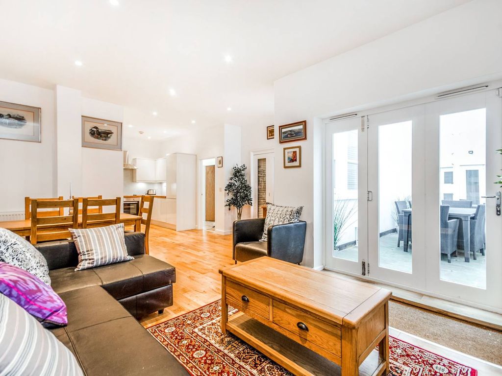 4 bed flat for sale in Cable Street, Wapping, London E1W Zoopla