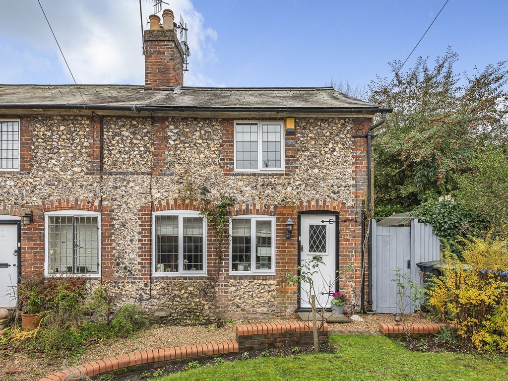 2 bed semidetached house for sale in High Street, Northchurch