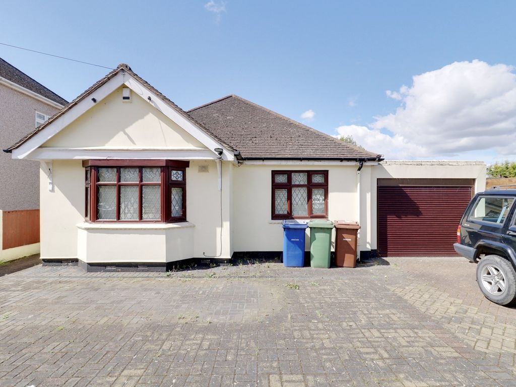 3 bed detached bungalow for sale in Orchard Road, South Ockendon RM15