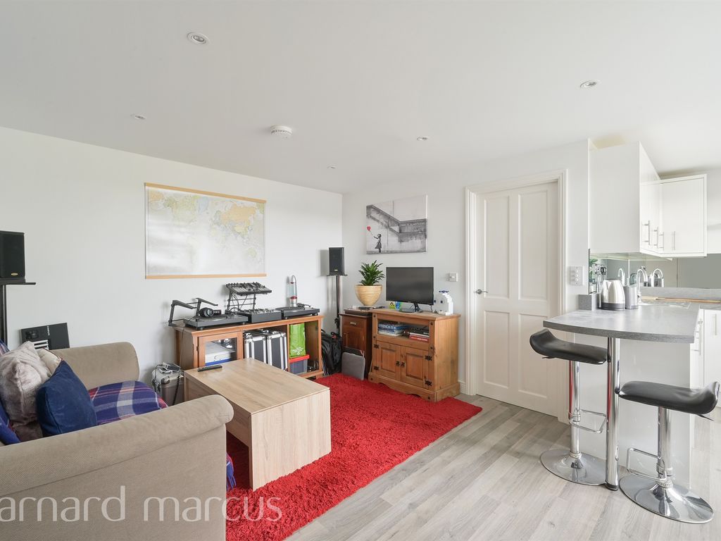 1 bed flat for sale in Upper Teddington Road, Hampton Wick, Kingston