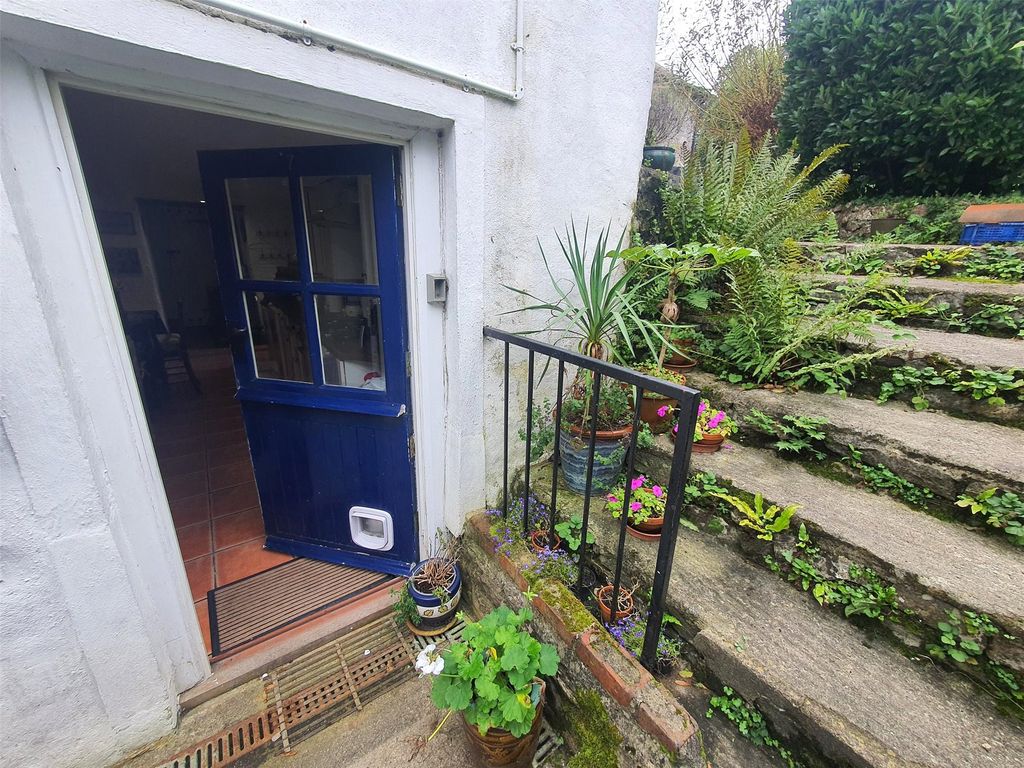 2 bed flat for sale in Dartington, Totnes, Devon TQ9, £300,000 Zoopla