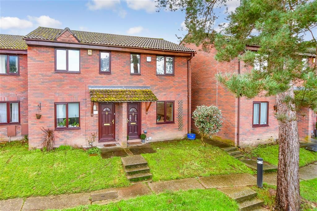 2 bed terraced house for sale in Wiltshire Way, Tunbridge Wells, Kent