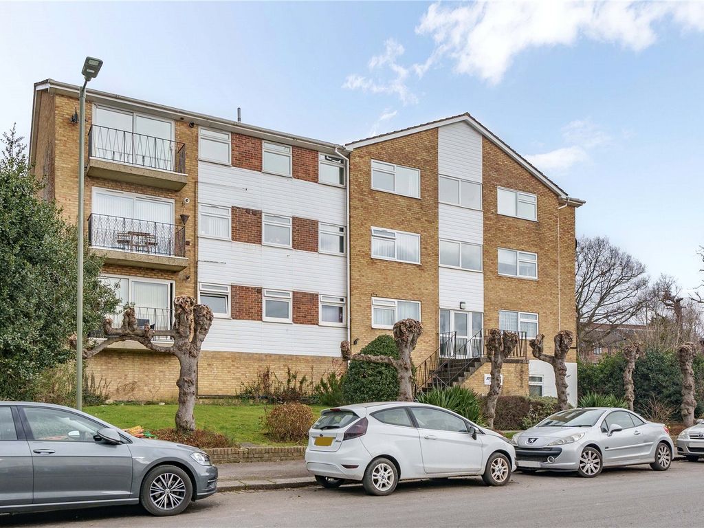 2 bed flat for sale in Park Road, New EN4 Zoopla
