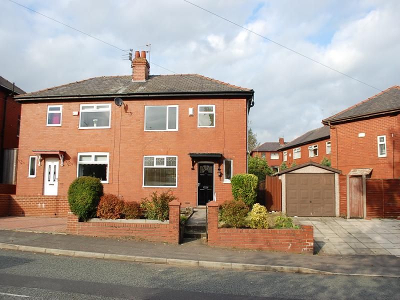 3 bed semidetached house to rent in Hollins Road, Oldham OL8, £1,000