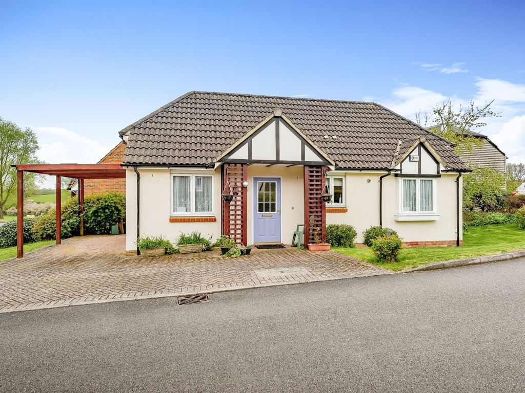 2 bed detached bungalow for sale in Crofters Close, Redhill RH1 Zoopla