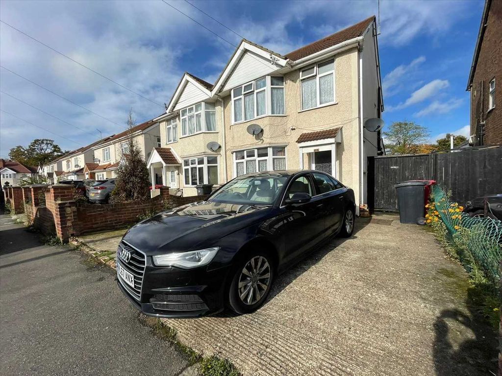 3 bed semidetached house for sale in Bradley Road, Baylis, Slough SL1