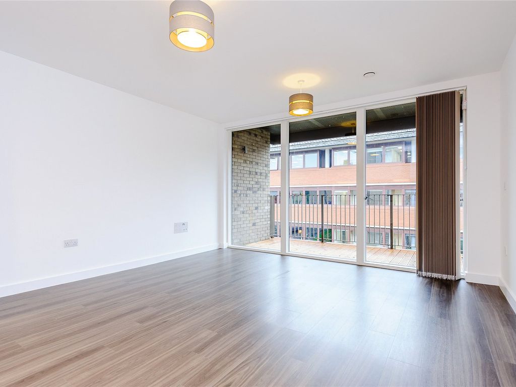 2 bed flat to rent in Fellows House, Lilywhite Drive, Cambridge CB4