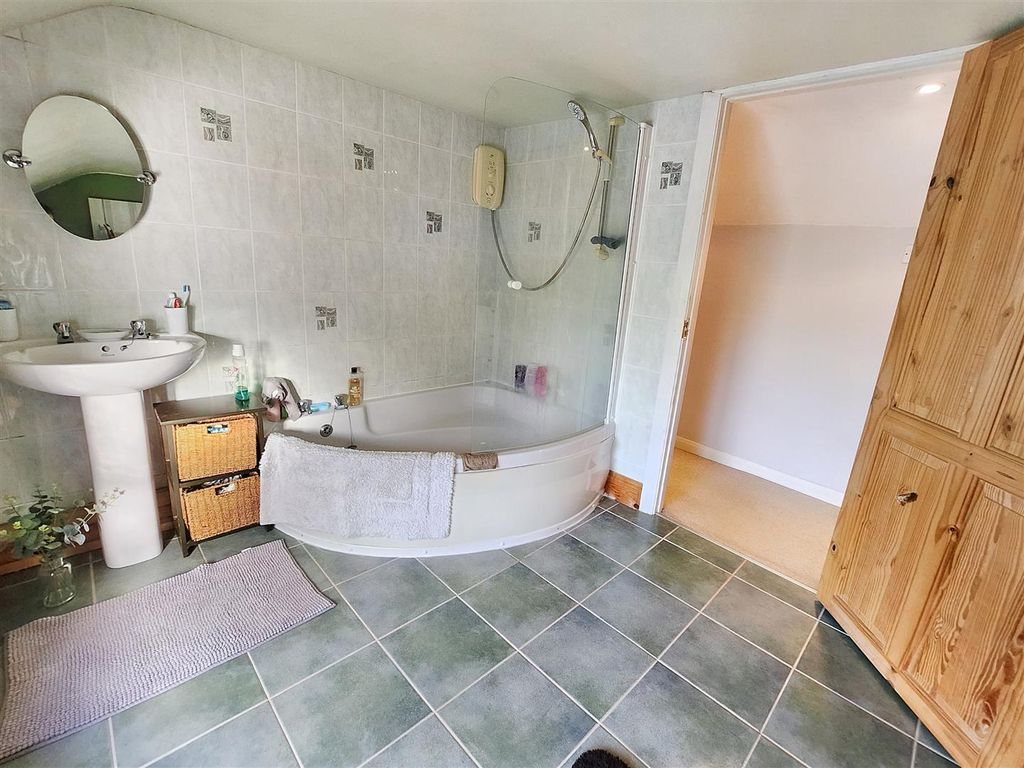 3 bed end terrace house for sale in Tiers Cross, Haverfordwest SA62, £