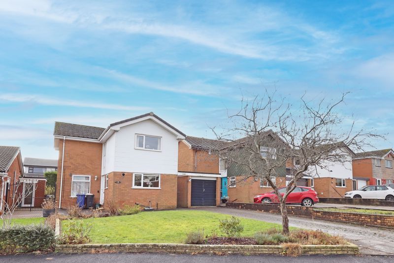 3 bed detached house for sale in Turin Drive, NewcastleUnderLyme ST5