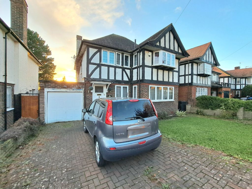 3 bed detached house for sale in Barn Rise, Wembley HA9, £850,000 Zoopla