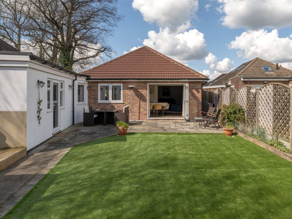 3 bed bungalow for sale in Rosemary Lane, Horley, Surrey RH6 Zoopla
