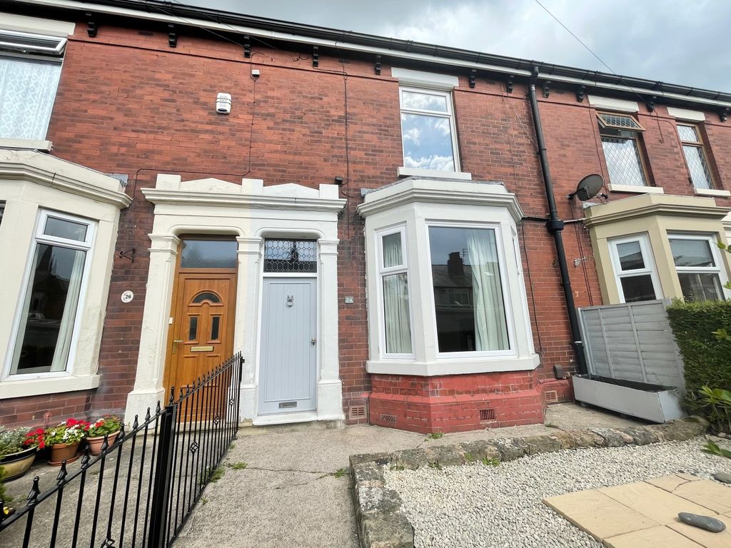 3 bed terraced house to rent in Bank Place, AshtonOnRibble, Preston