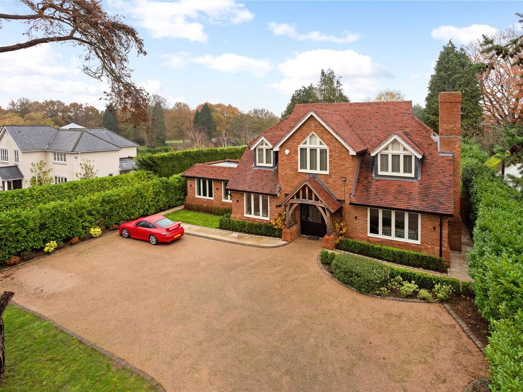 5 bed detached house for sale in The Avenue, Chobham, Woking GU24 Zoopla