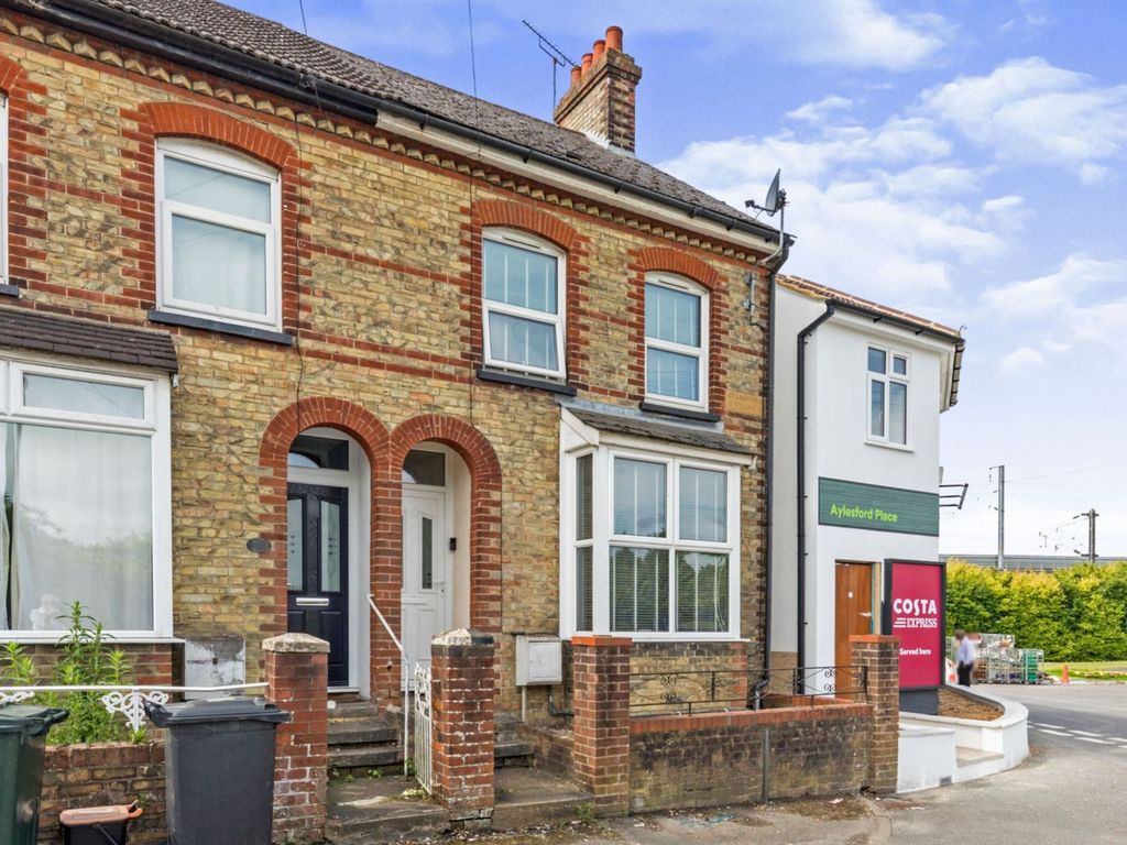 3 bed end terrace house for sale in Aylesford Place, Ashford TN24 Zoopla