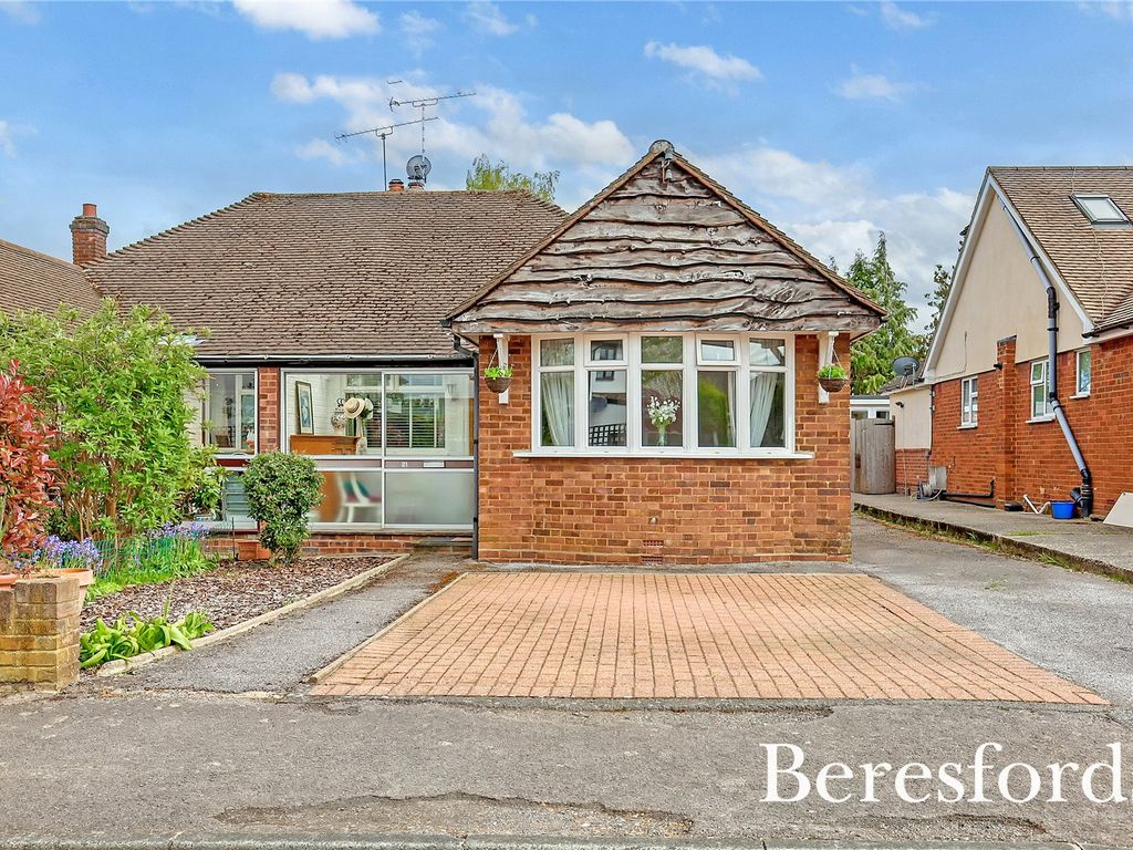 3 bed bungalow for sale in St Marys Avenue, Shenfield CM15, £650,000
