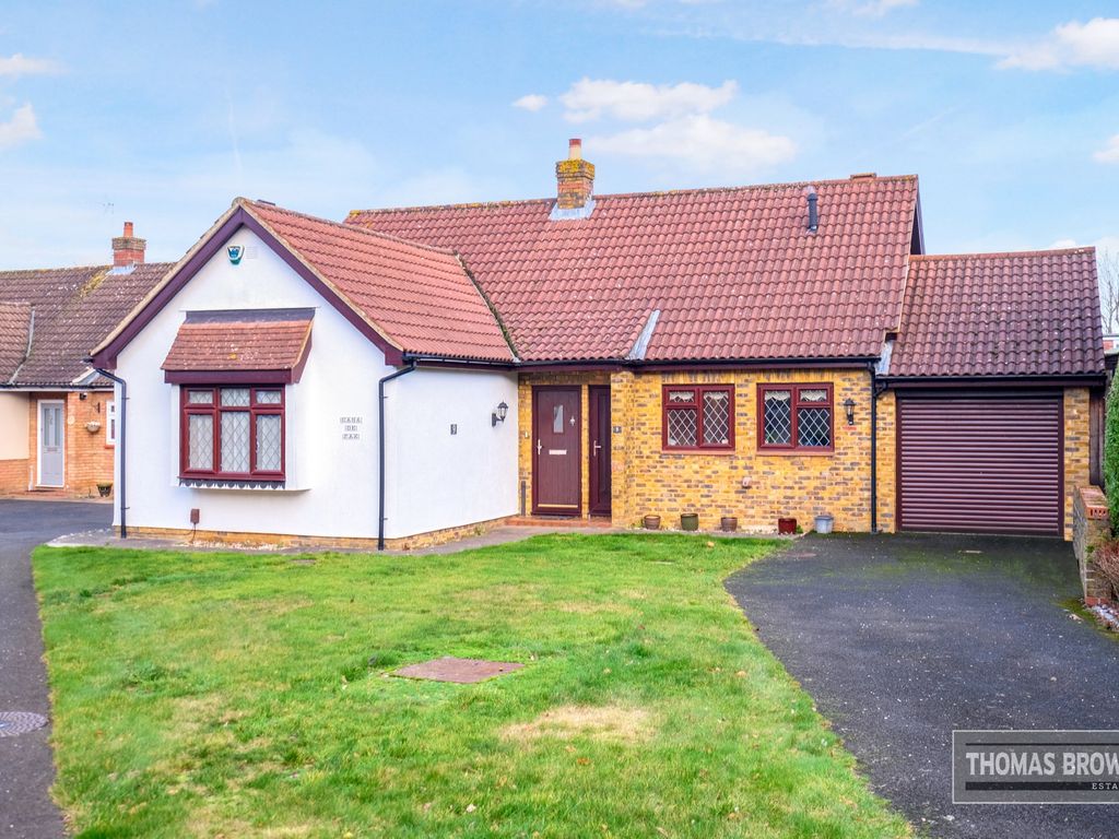 3 bed detached bungalow for sale in Harrow Gardens, Orpington BR6, £725,000 Zoopla