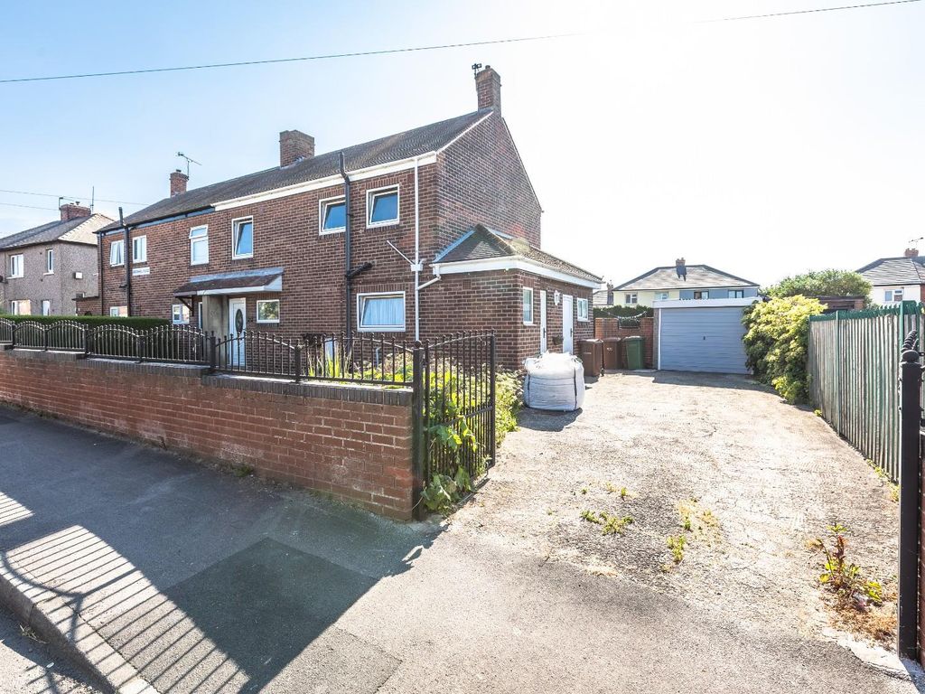 3 bed semidetached house for sale in Broomhill Place, Knottingley
