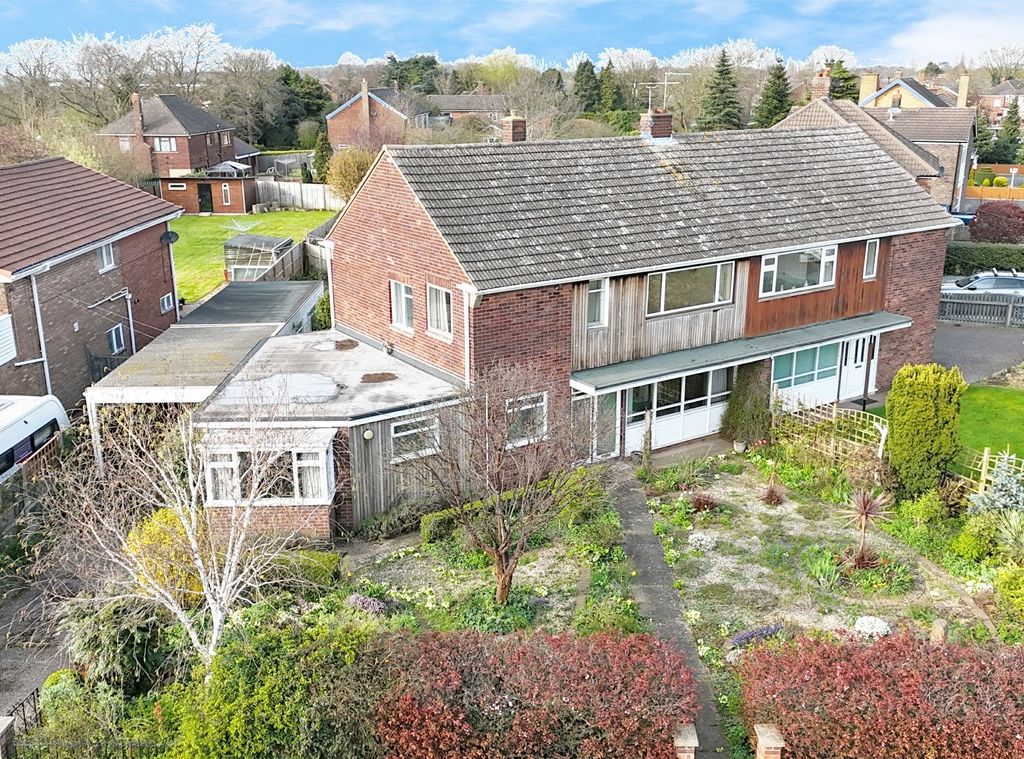 5 bed semidetached house for sale in Chandos Road, Scunthorpe DN17, £