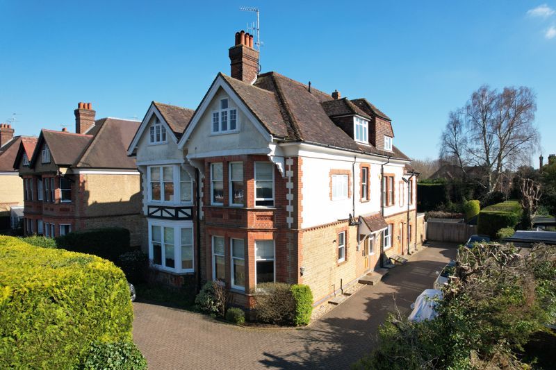 3 bed flat for sale in Busbridge Lane, Godalming GU7 Zoopla