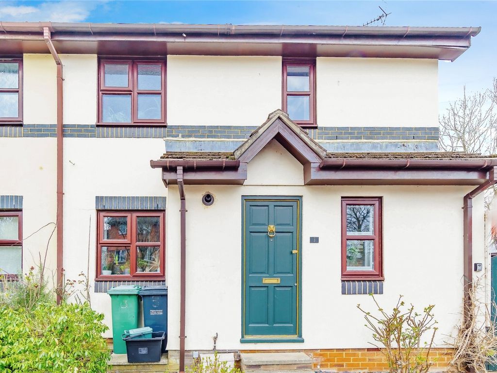 1 bed detached house for sale in Keats Avenue, Redhill, Surrey RH1, £