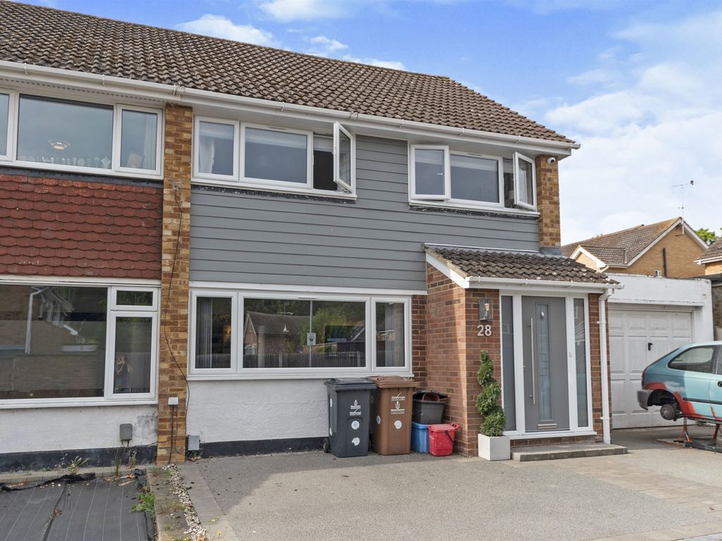 3 bed semidetached house for sale in Glenwood Close, Stevenage SG2