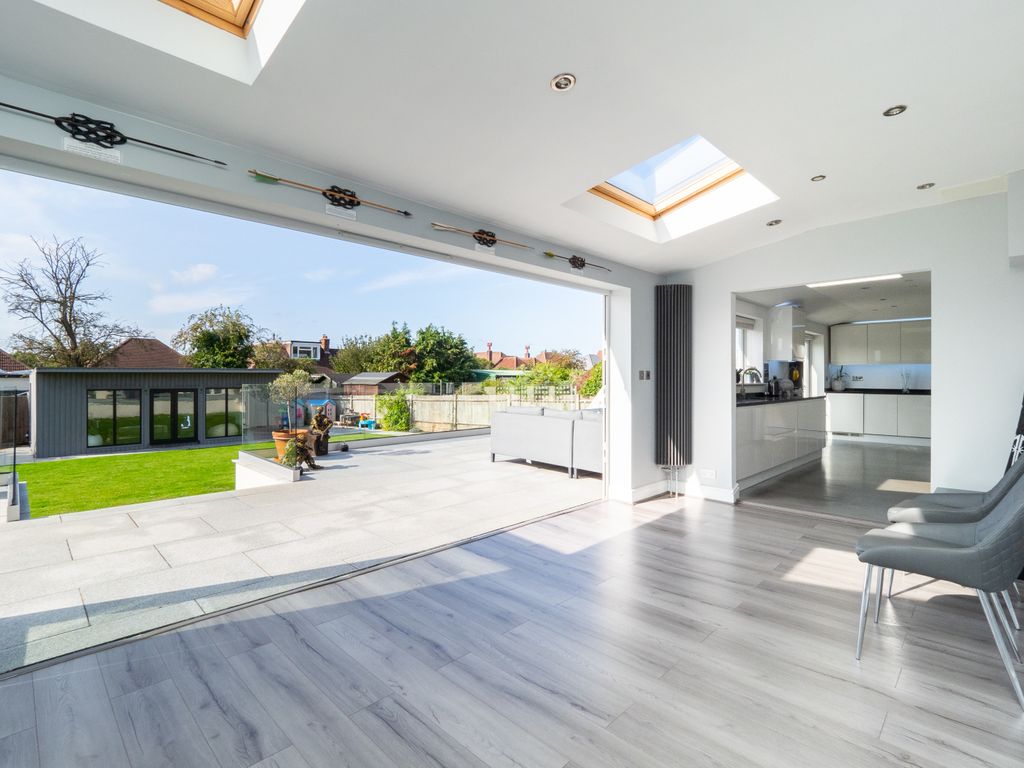 5 bed detached house for sale in Courtlands Drive, Epsom, Surrey KT19, £1,250,000 Zoopla