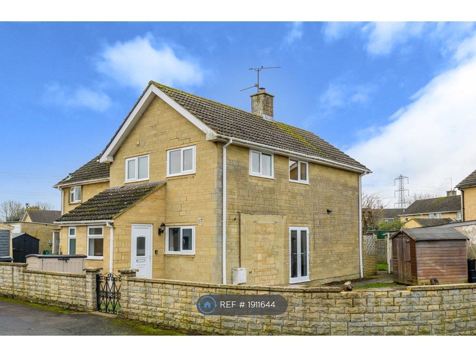 3 bed semidetached house to rent in Golden Farm Road, Cirencester GL7, £1,550 pcm Zoopla