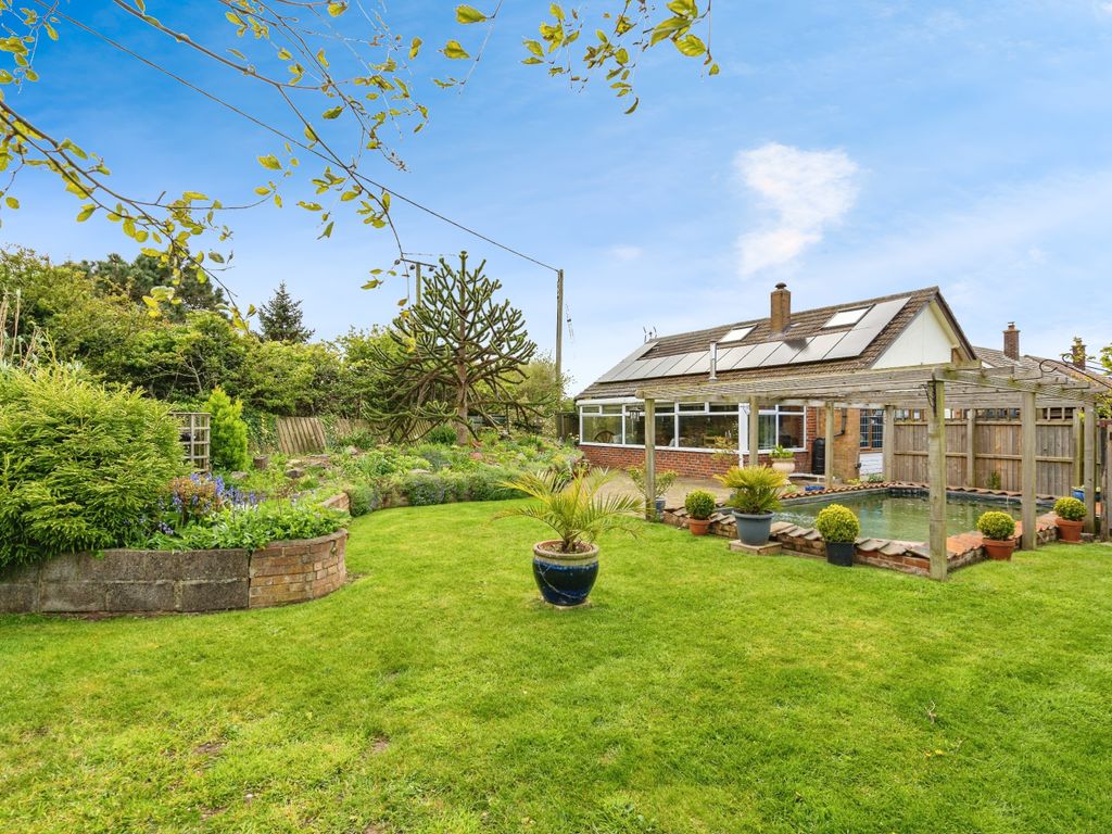 4 bed bungalow for sale in Mundesley Road, Trimingham, Norwich, Norfolk