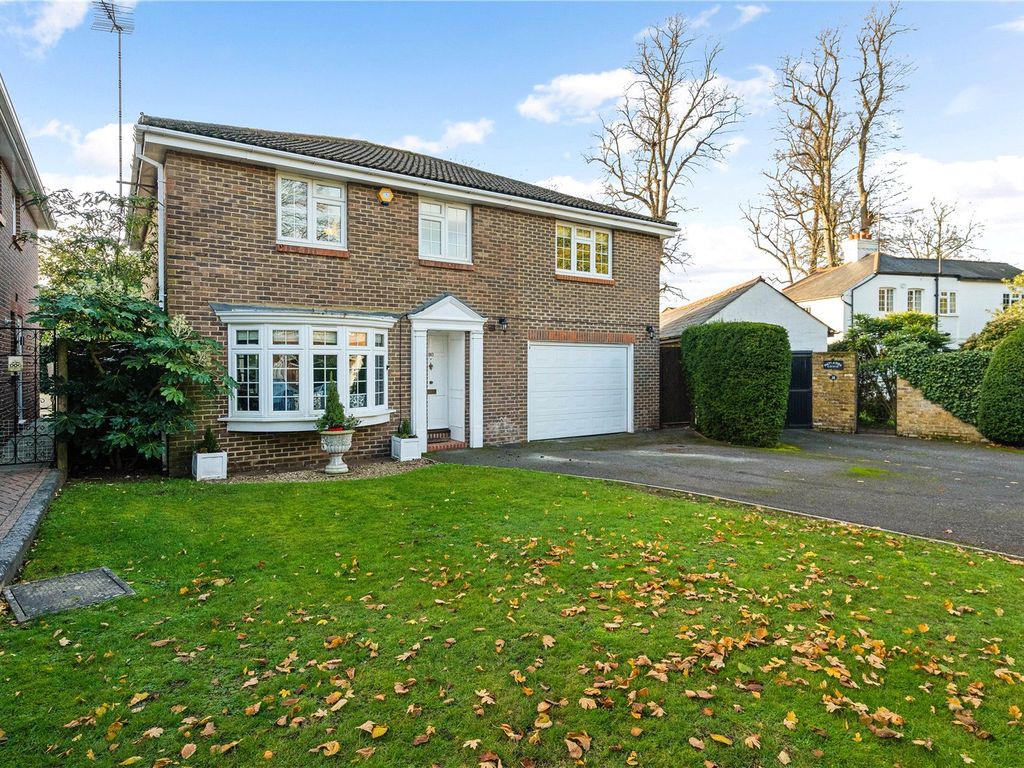 Churchill Drive, Weybridge, Surrey KT13  