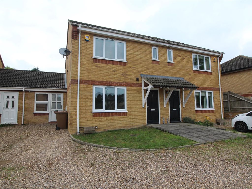 3 bed semidetached house for sale in Cleve Place, Eye, Peterborough