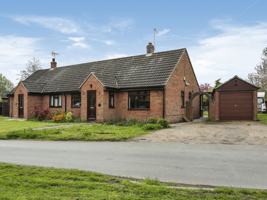 2 bed detached bungalow for sale in Bulls Green Lane, Beccles NR34 Zoopla