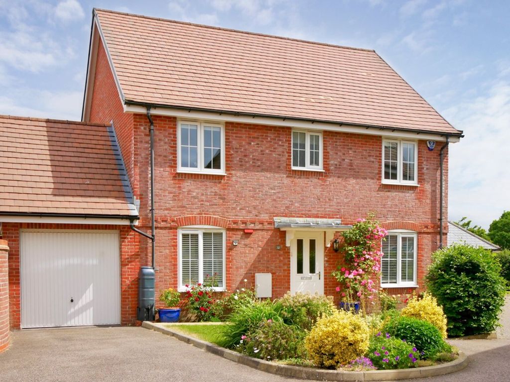 4 bed detached house for sale in Hedley Way, Hailsham BN27, £400,000