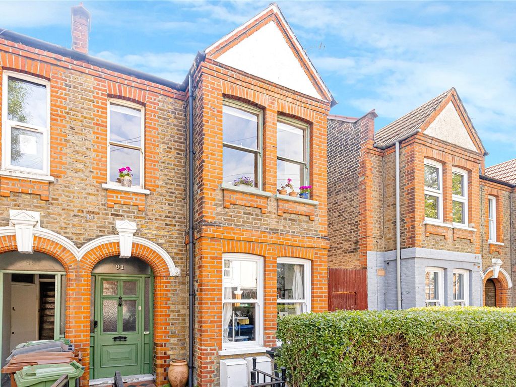 2 bed flat for sale in Carr Road, Walthamstow, London E17, £550,000