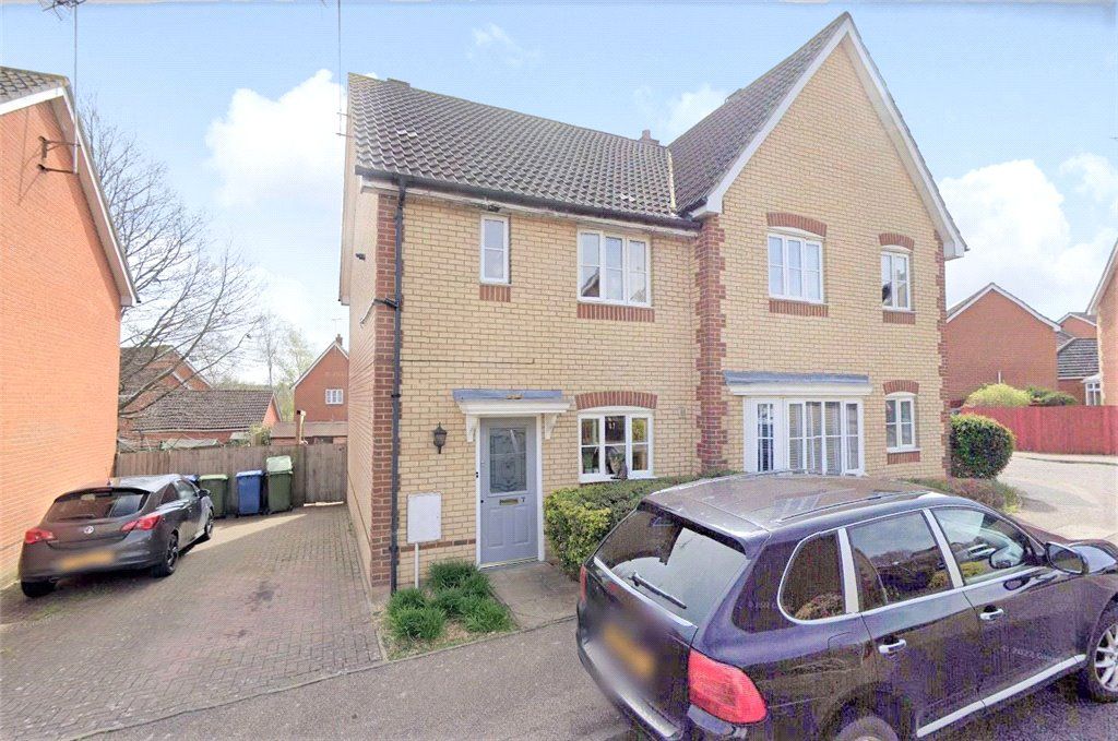 3 bed semidetached house for sale in Lacewing Close, Pinewood, Ipswich