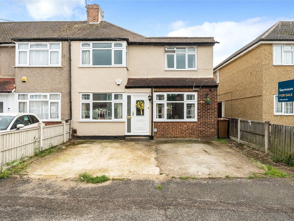 4 bed end terrace house for sale in Stanwell, Surrey TW19, £500,000