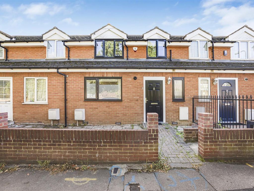 2 bed property to rent in Hatton Terrace, Wyatts Lane, London E17, £