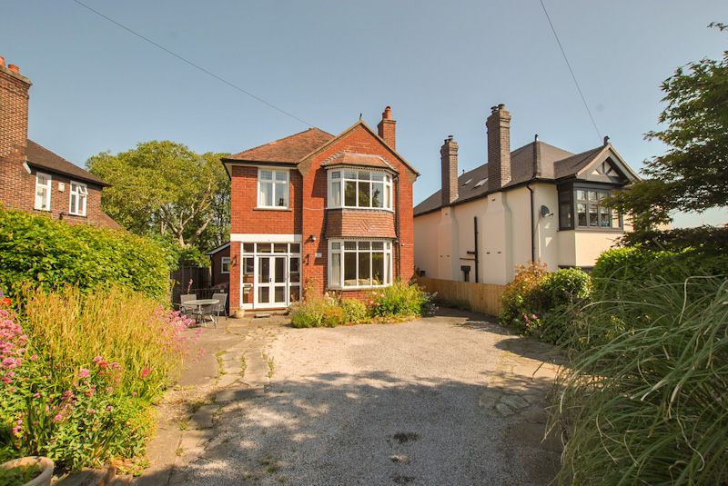 3 bed detached house for sale in Holyhead Road, Wellington, Telford TF1