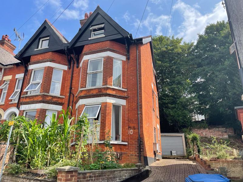 5 bed property for sale in York Road, Aldershot GU11 Zoopla