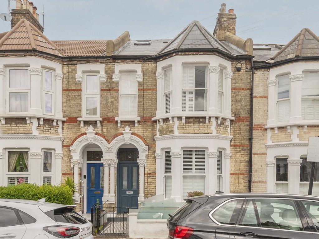 3 bed flat for sale in Marmion Road, London SW11, £1,000,000 Zoopla
