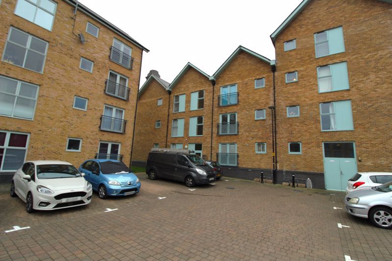 1 bed flat for sale in Esparto Way, South Darenth, Dartford DA4, £