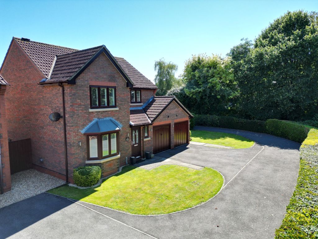4 bed detached house for sale in The Cornfields, WestonSuperMare
