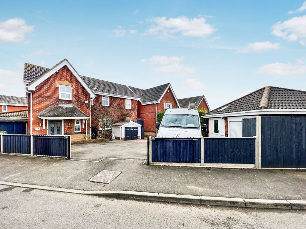 4 bed detached house for sale in Llanmead Gardens, Rhoose CF62, £