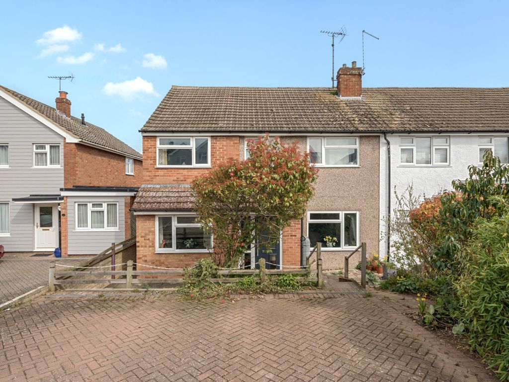 4 bed semidetached house for sale in Old Mill Road, Saffron Walden