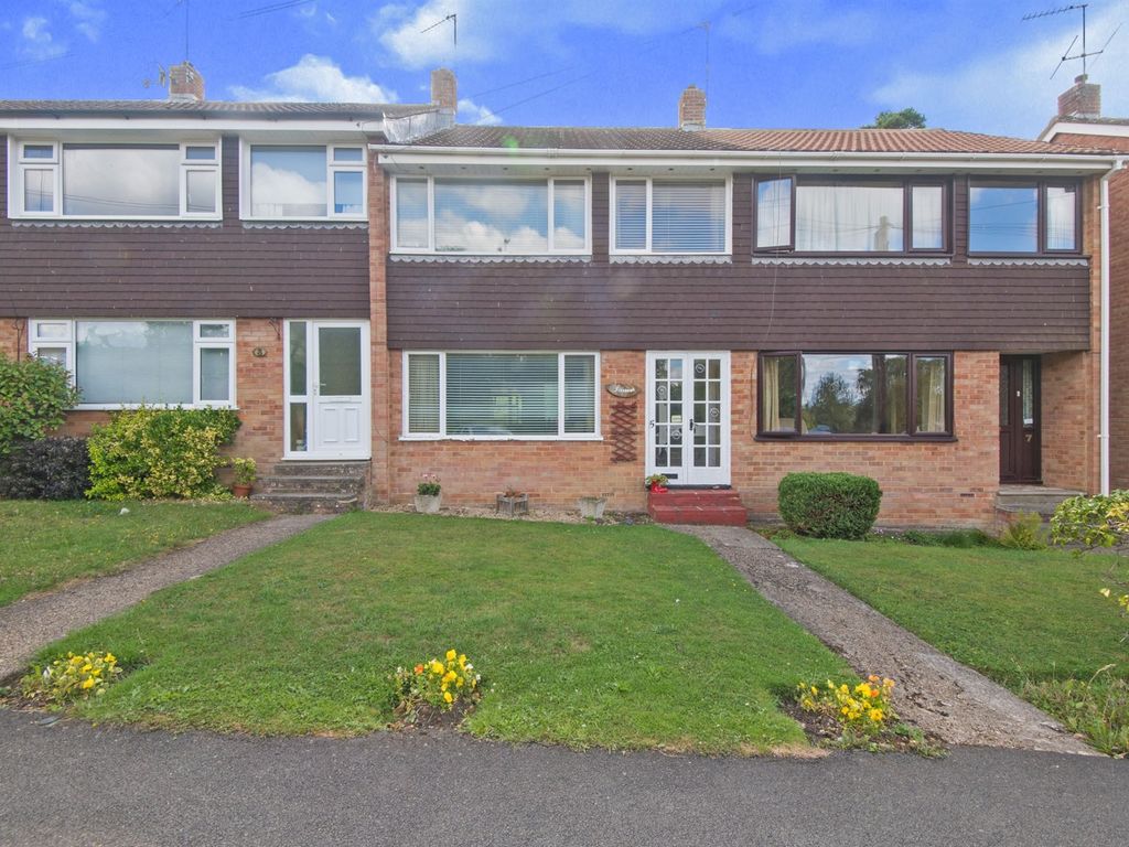 3 bed terraced house for sale in Cedar Crescent, North Baddesley