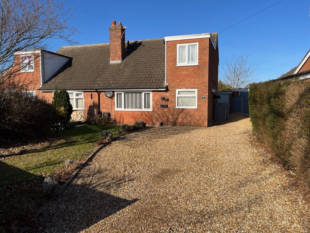 3 bed semidetached house for sale in White Lodge Park, Shawbury