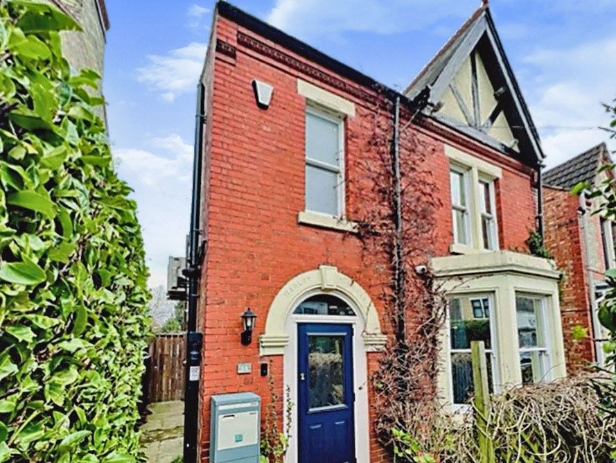 3 bed detached house for sale in Aldermans Drive, Peterborough PE3 Zoopla