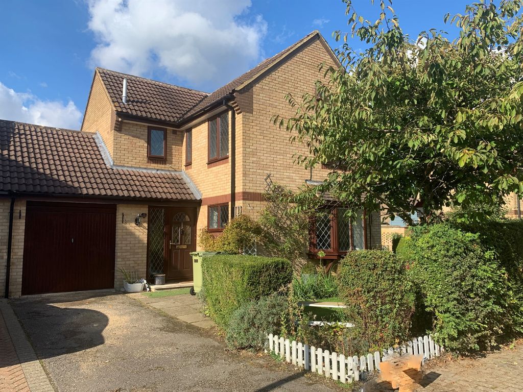 4 bed detached house for sale in Ibstone Avenue, Bradwell Common