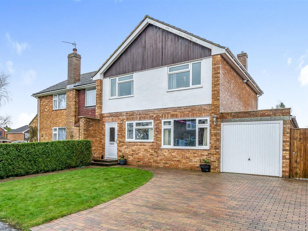 3 bed property for sale in Charlton Heights, Wantage, Oxfordshire OX12