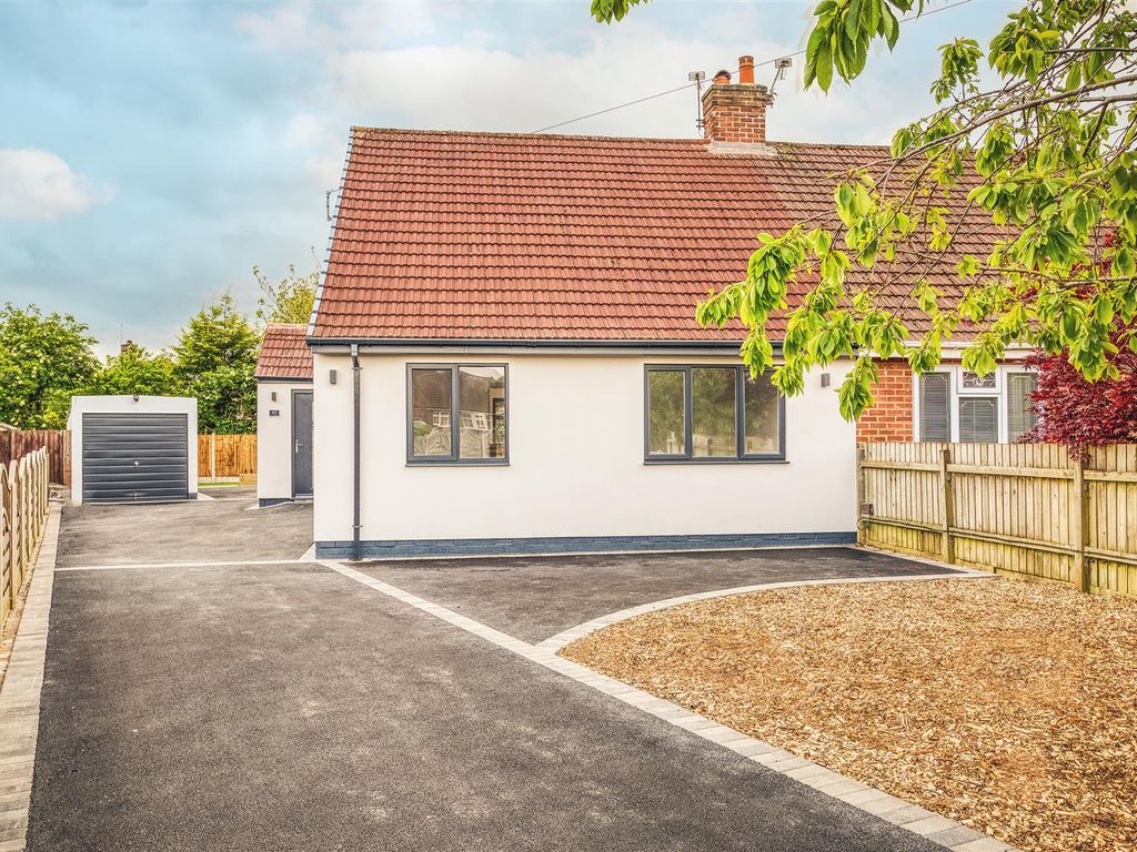 3 bed semidetached bungalow for sale in East Avenue, Mickleover, Derby