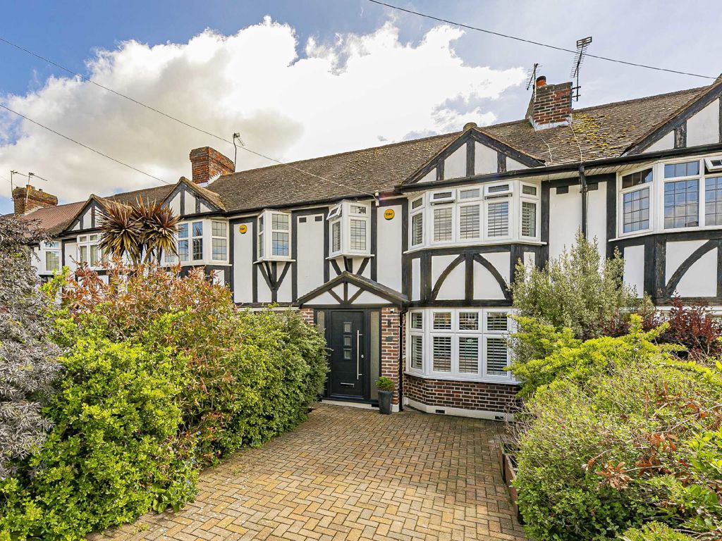 3 bed property for sale in Milner Drive, Whitton, Twickenham TW2 Zoopla